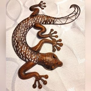 Decorative Metal Gecko Wall Sculpture.